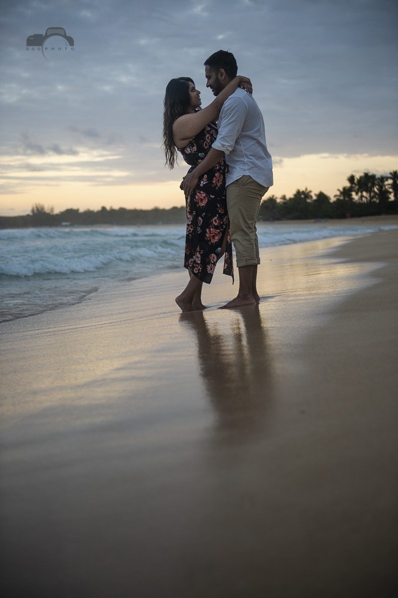 Funny Couple Poses For A Memorable Wedding in 2020